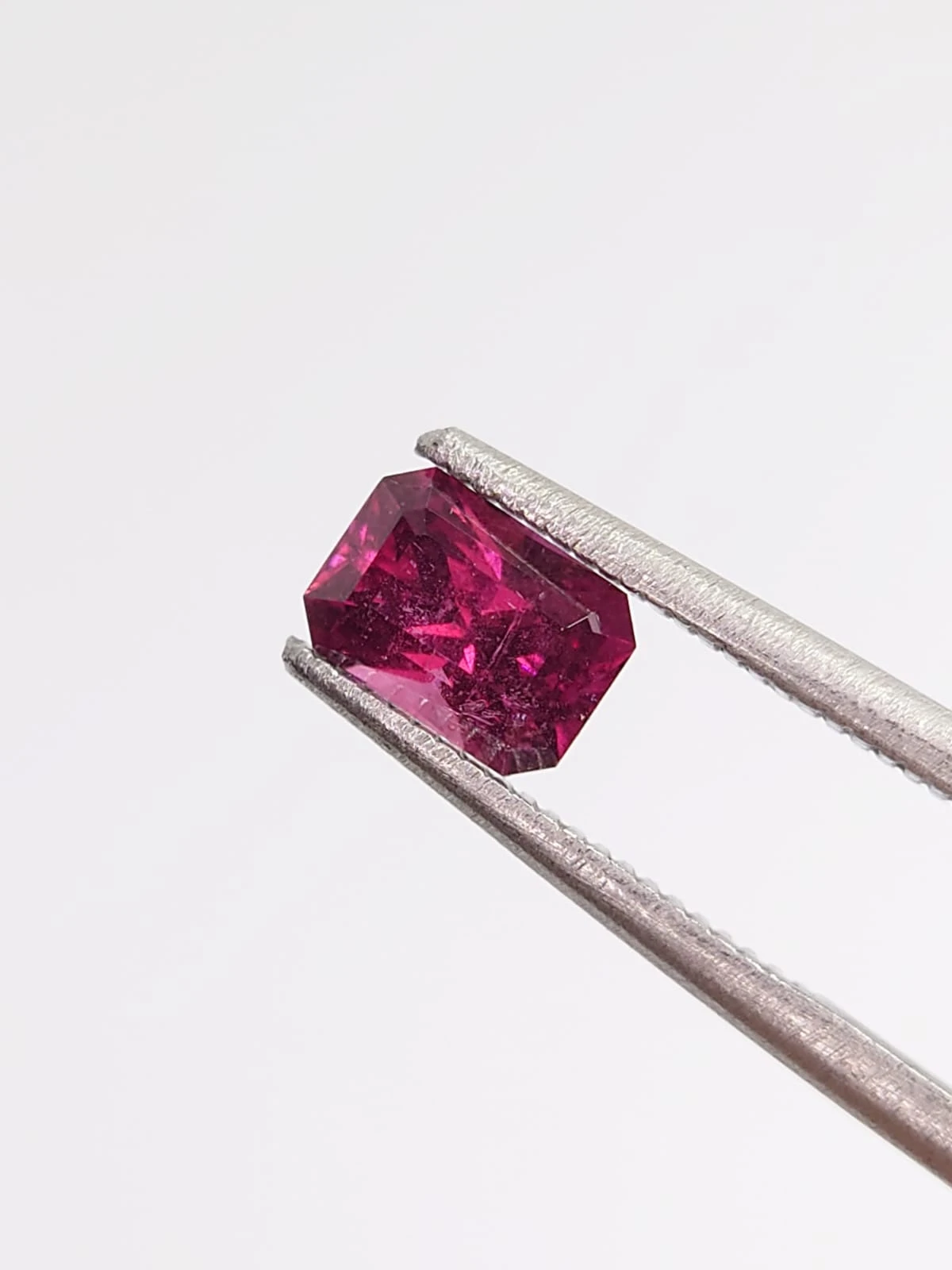 0.94ct Natural Umbalite Garnet from Malawi — view 4
